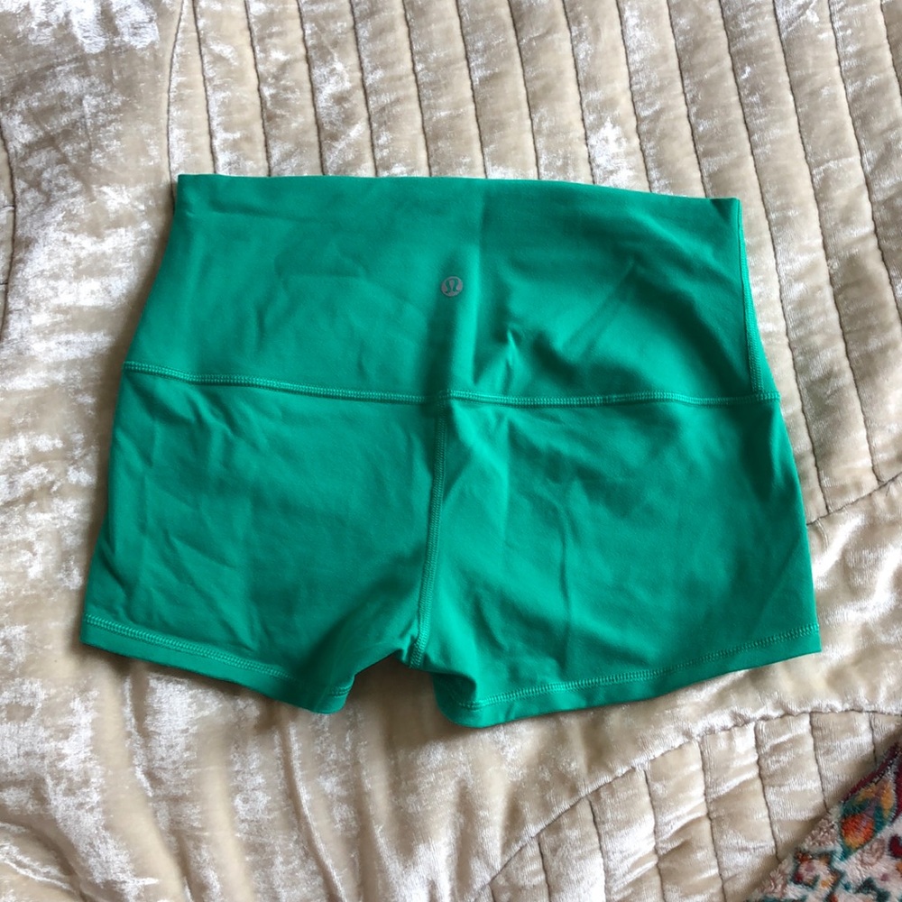 Lululemon Wunder Shorts in Emerald Green